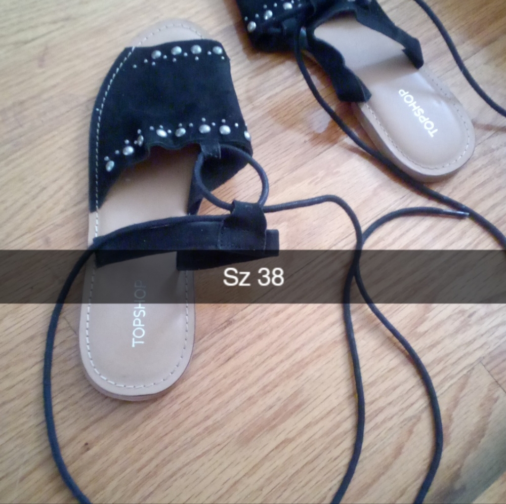 Size 7.5 Women's sandals